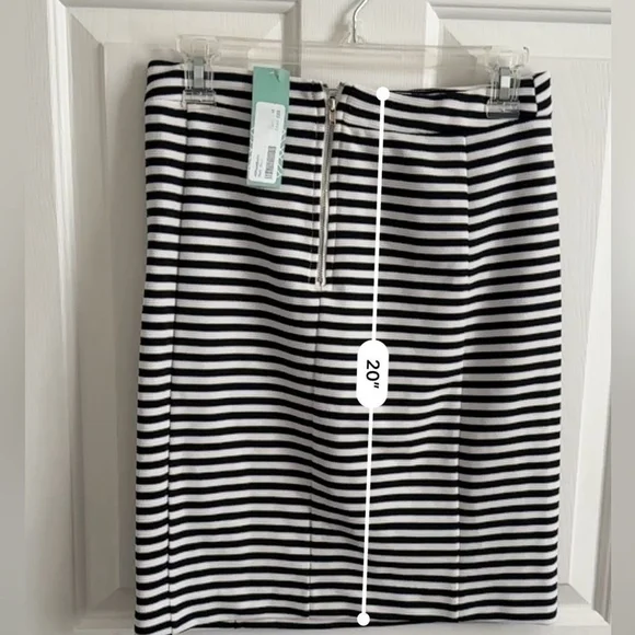 Striped Mini Skirt M - Picture 3 of 4
